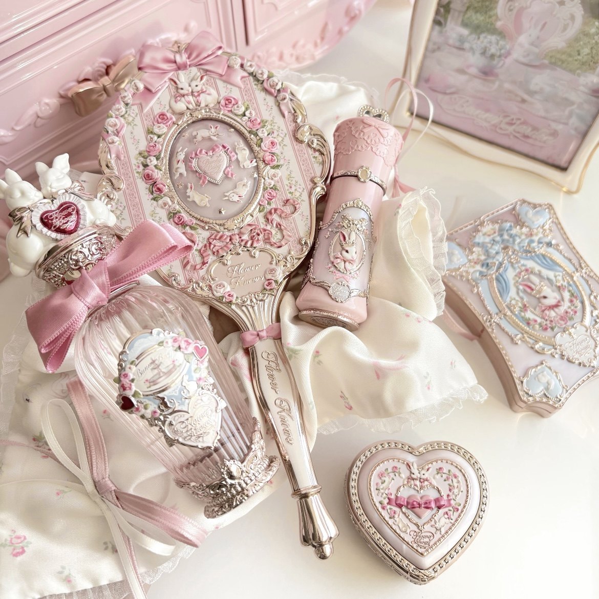 Parfum Flower Knows 2026 Bunny - Perfume Villa Fragrance avis et prix